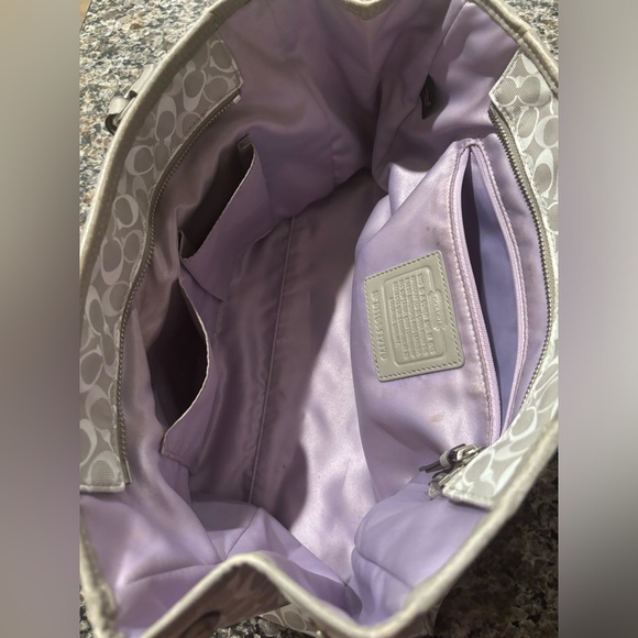 *** Make an Offer!! 
Coach Chelsea Bias signature tote bag - Picture 2 of 7